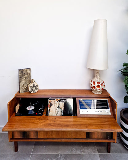 Mid Century Chalkware Table Lamp