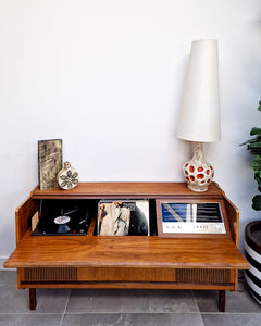 Mid Century Chalkware Table Lamp