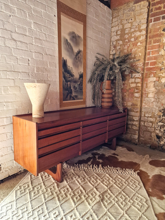 Mid Century Large Teak Sideboard / Chest of Drawers