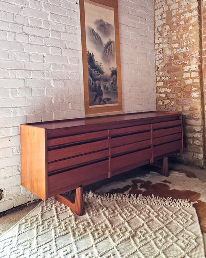 Mid Century Large Teak Sideboard / Chest of Drawers