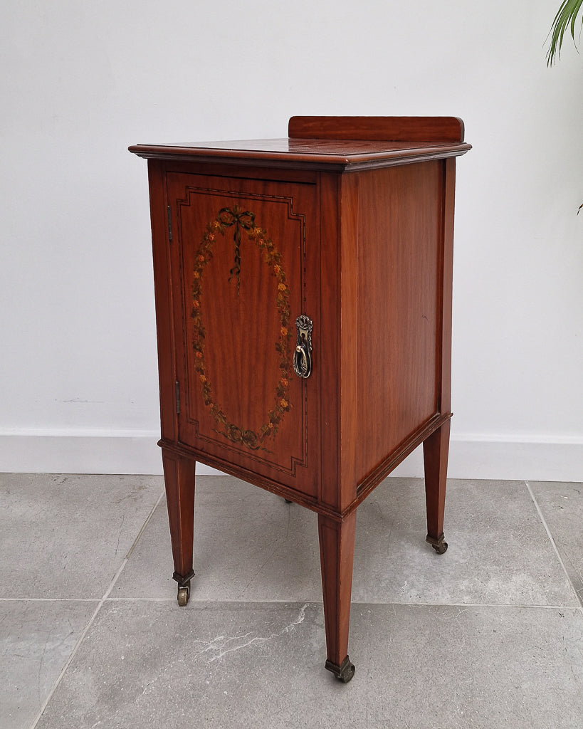 Vintage Edwardian Mahogany Bedside Tables / Cabinets