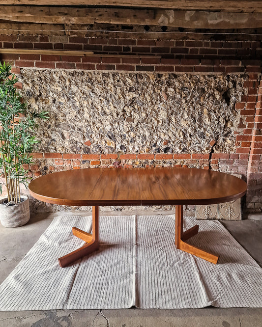 Mid Century Extendable Teak Dining Table (4 to 8 people)