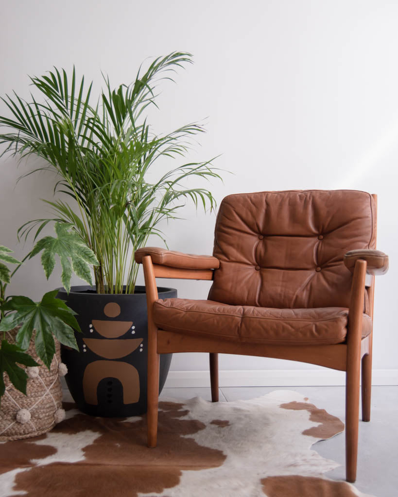 Göte Möbel Nassjö Mid Century Leather Tan Armchair