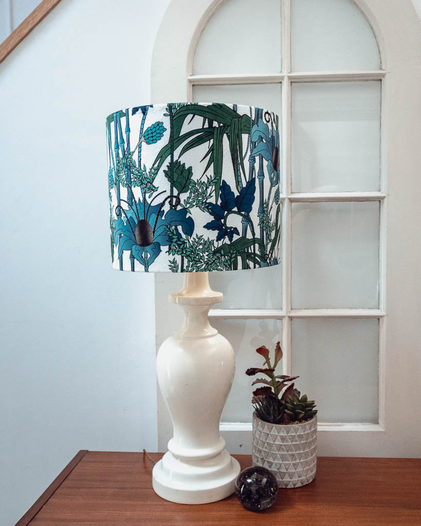 Large Painted American 1960s Table Lamp (Off White)