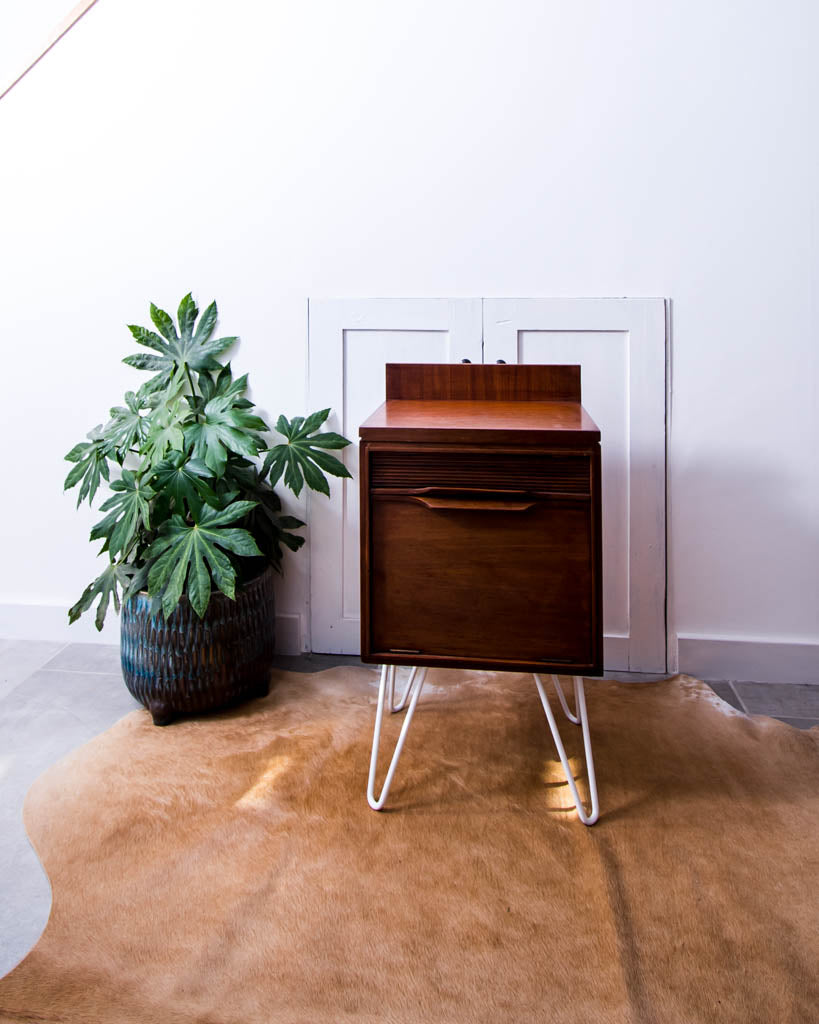 Mid Century Teak Bedside Cabinet (Pair)
