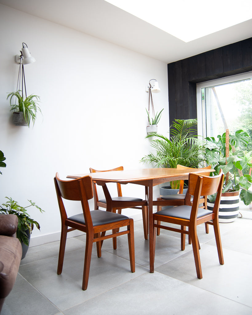 Mid Century Oak Dining Table & Chairs (x 4)