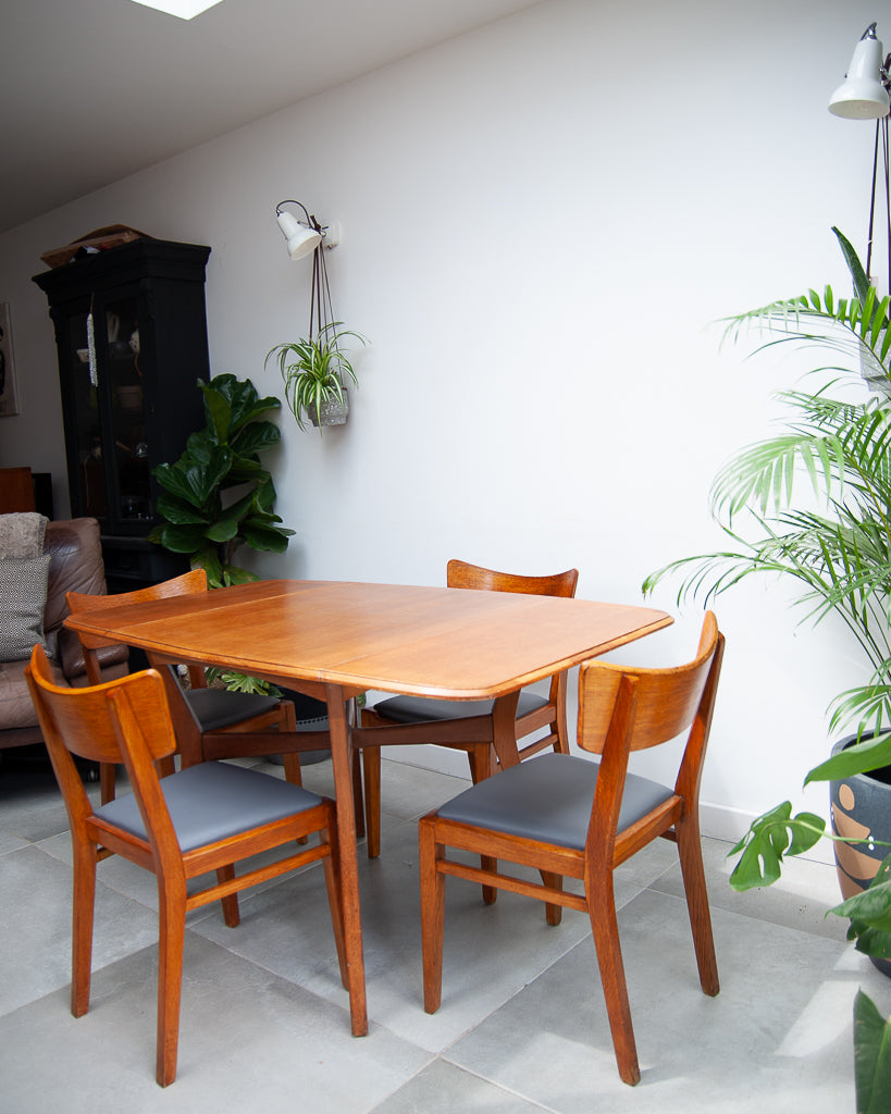 Mid Century Oak Dining Table & Chairs (x 4)