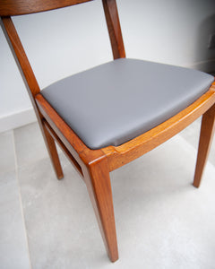 Mid Century Oak Dining Table & Chairs (x 4)