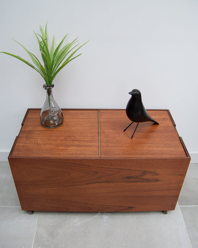 Retro Mid Century Coffee Table / Vinyl Records Cabinet