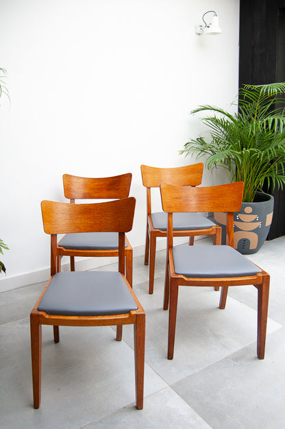 Mid Century Oak Dining Table & Chairs (x 4)